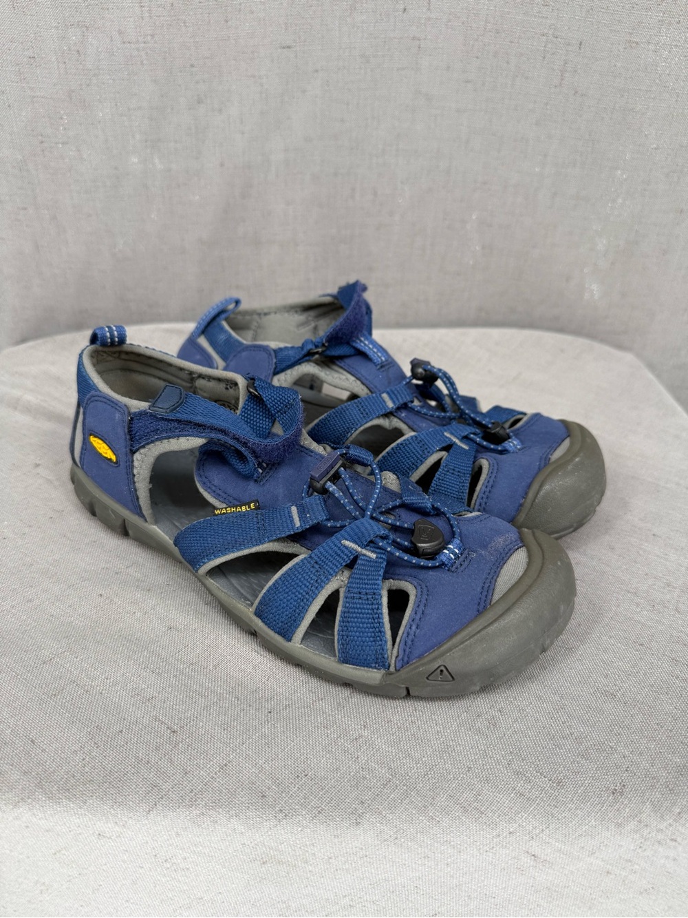 Keen Newport H2 Blue Closed Toe Adjustable Strap Hiking Mens Sandals sz 5 Youth